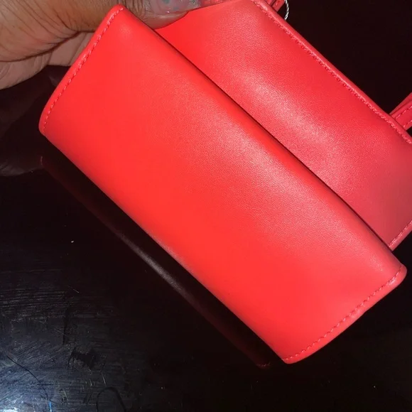 Small Hazard Telfar Bag - Picture 3 of 7